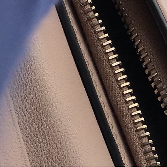 EUC SMALL ROCKSTUD CALFSKIN WALLET   RETAIL $490 - Picture 9 of 16